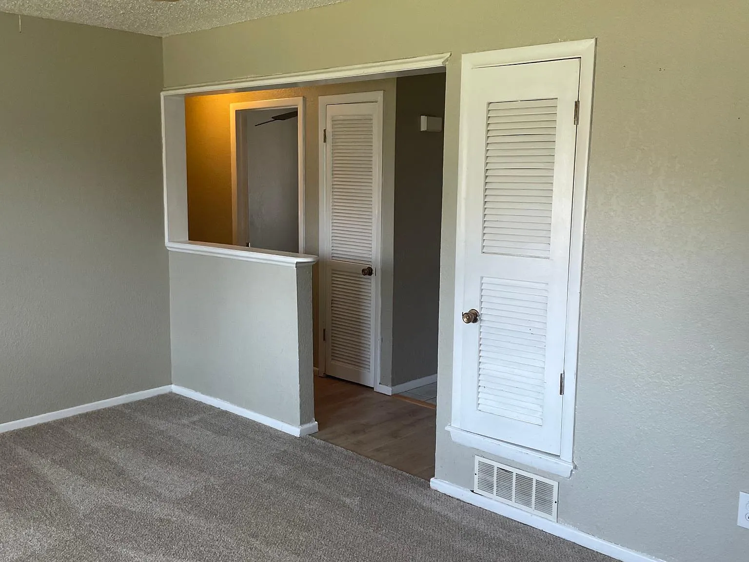 3 bed, 1.5 bath, 1107 sqft, $1,650 — Photo 4