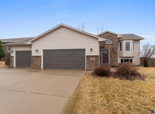 4605 W Kathleen St, Sioux Falls, SD 57107