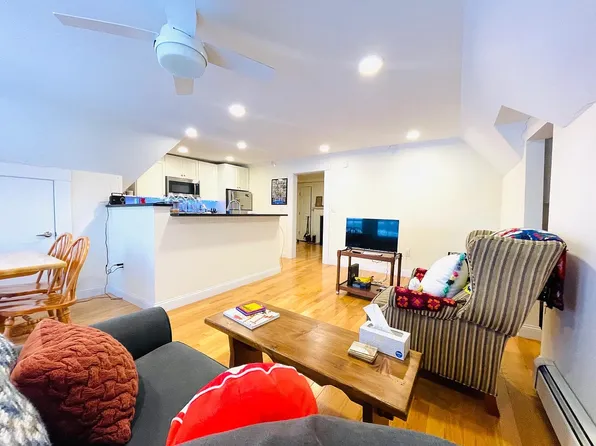 217 Commonwealth Ave #40, Chestnut Hill, MA 02467