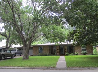 33 Meadow Ln, Del Rio, TX 78840