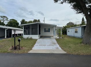 7 Las Palmas Dr, Edgewater, FL 32132