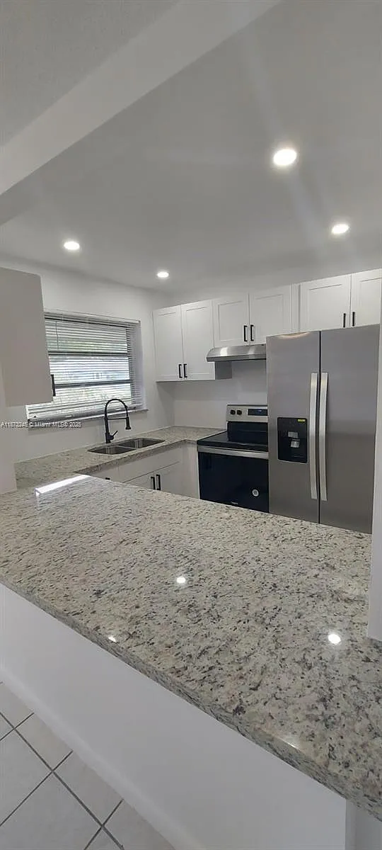 Building Photo - 3033 NW 43rd Ave #108