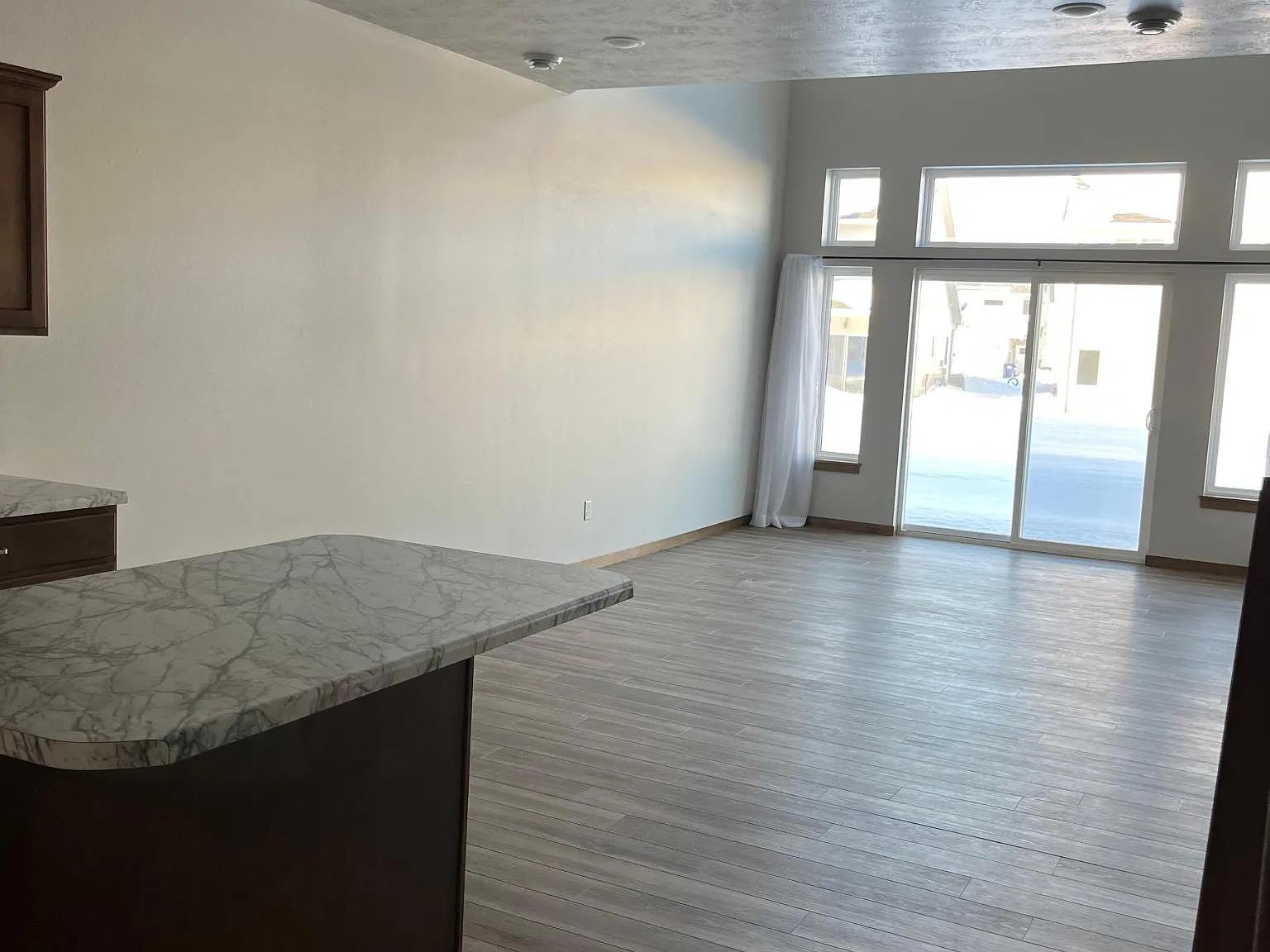 3 bed, 2.5 bath, 1657 sqft, $2,100 — Photo 1
