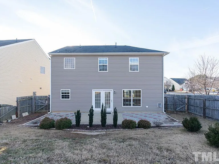 401 Wellspring Dr — Photo 28