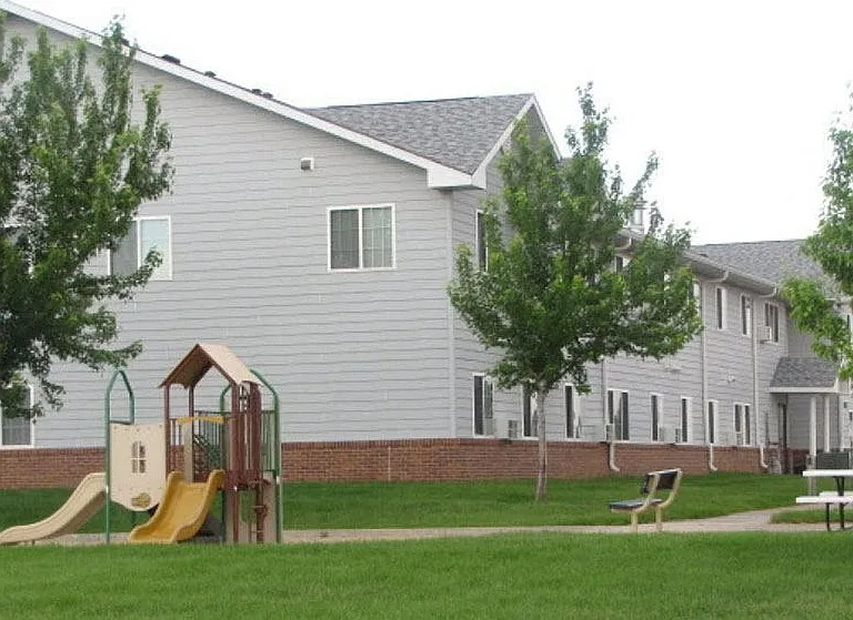 EAST WOODS APARTMENTS — Photo 15