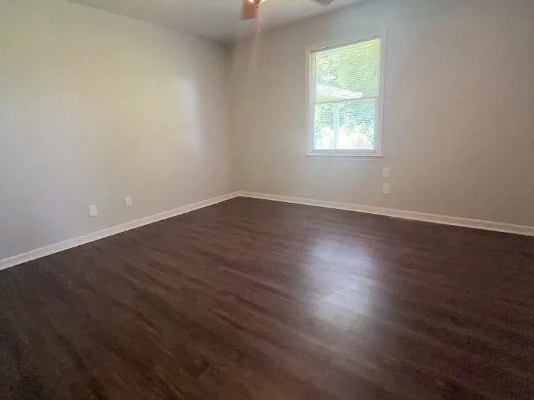 135 Yates Ln — Photo 11