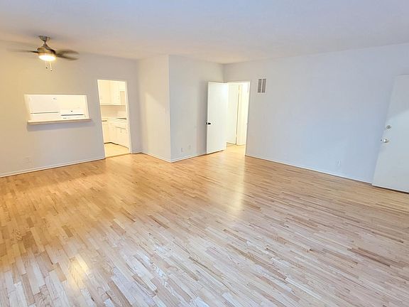 4th image of 11854 Gorham Ave #207