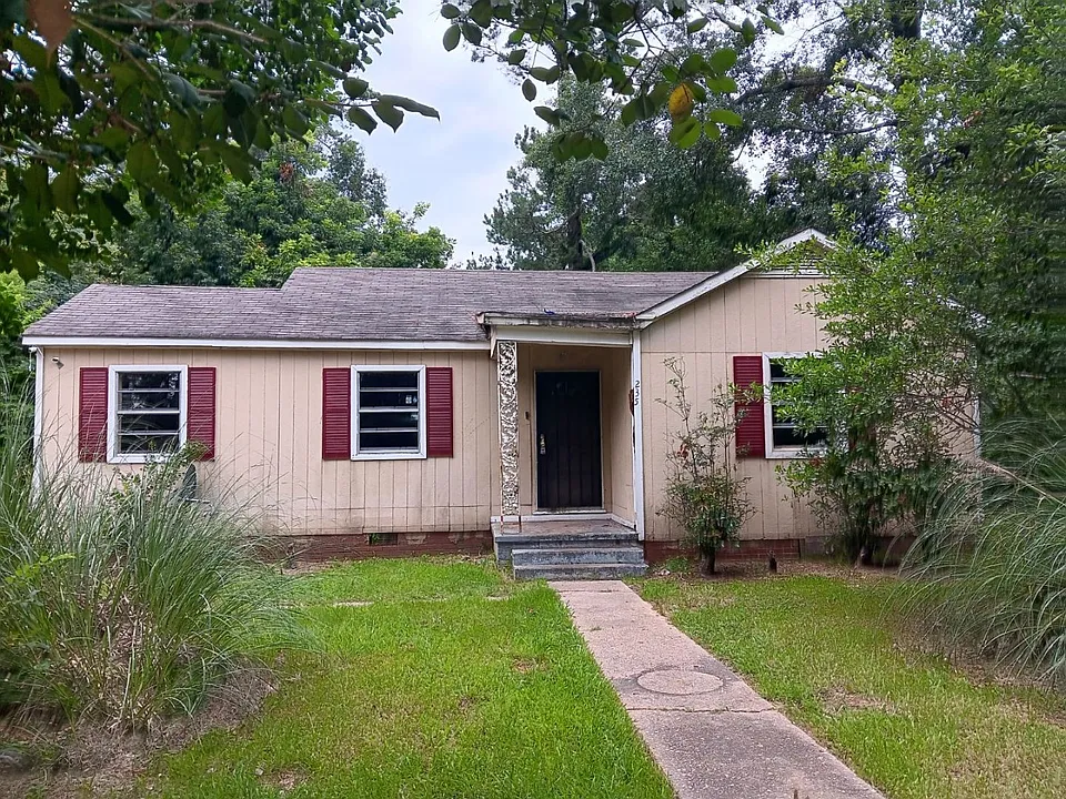 235 Shadow Lawn Dr