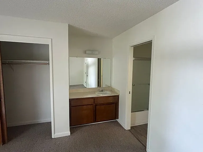 15487 Kingsbury Cir — Photo 15