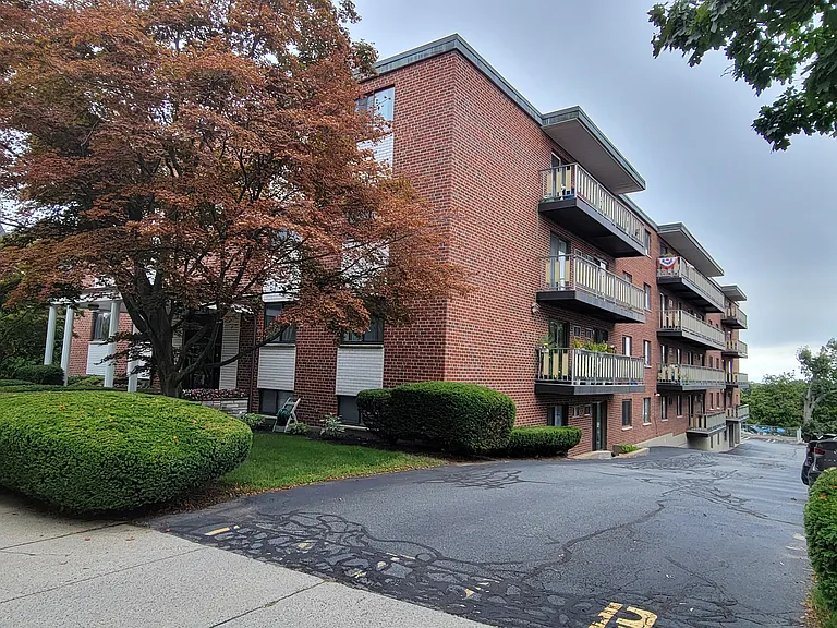 100 Grandview Ave #11C — Photo 1