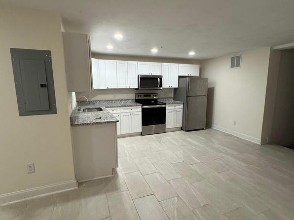24 Main St #4