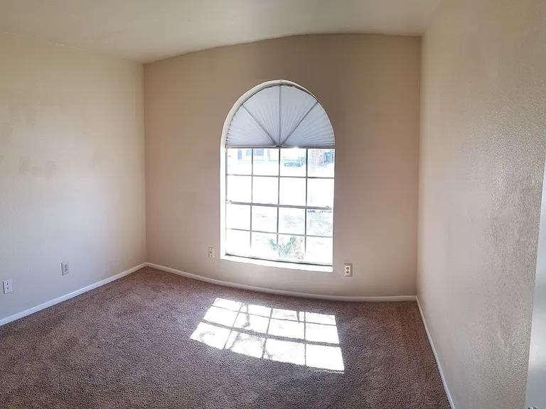 1626 W Beaubien Dr — Photo 6