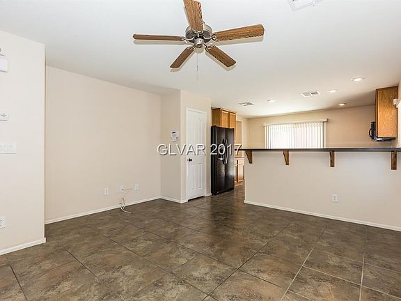 4th image of 469 Royal Bridge Dr