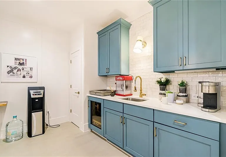 538 Park Dr NE — Photo 50