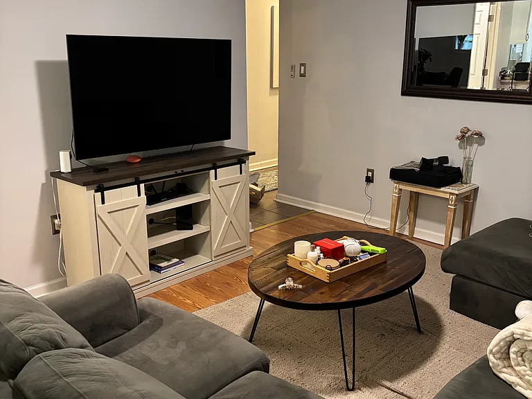 1217 Crease St #1 — Photo 4