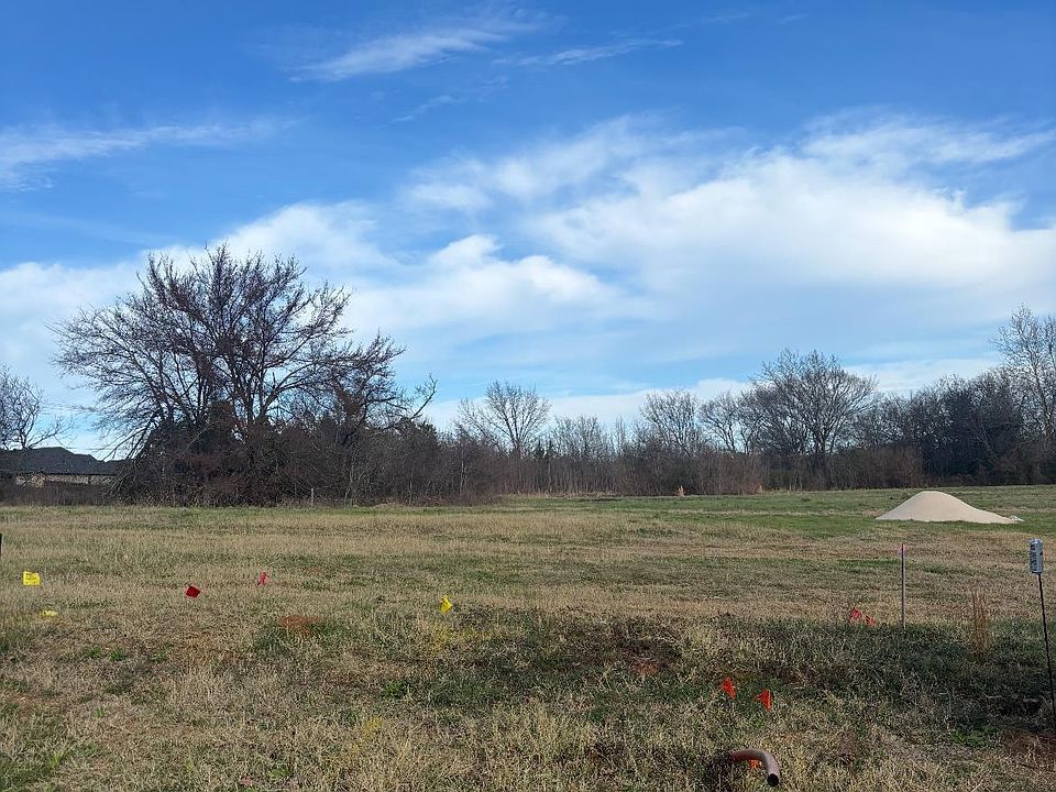 2nd image of 3159 Club Dr