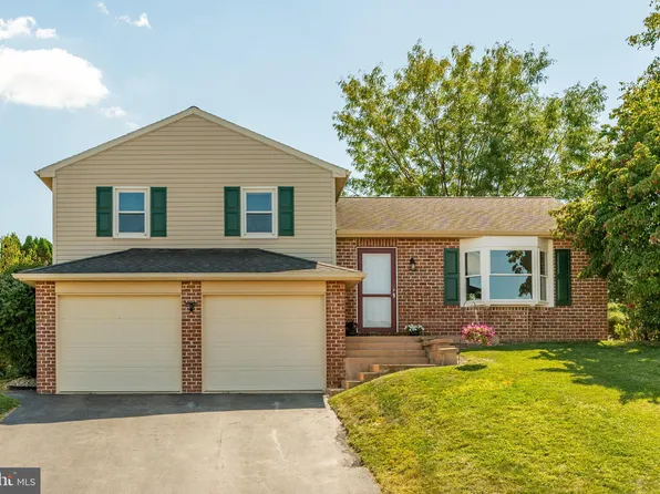 306 Heritage Dr, New Holland, PA 17557