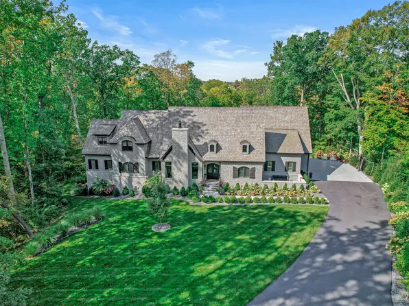 2997 Rue De Chateaux Ln, Zionsville, IN 46077