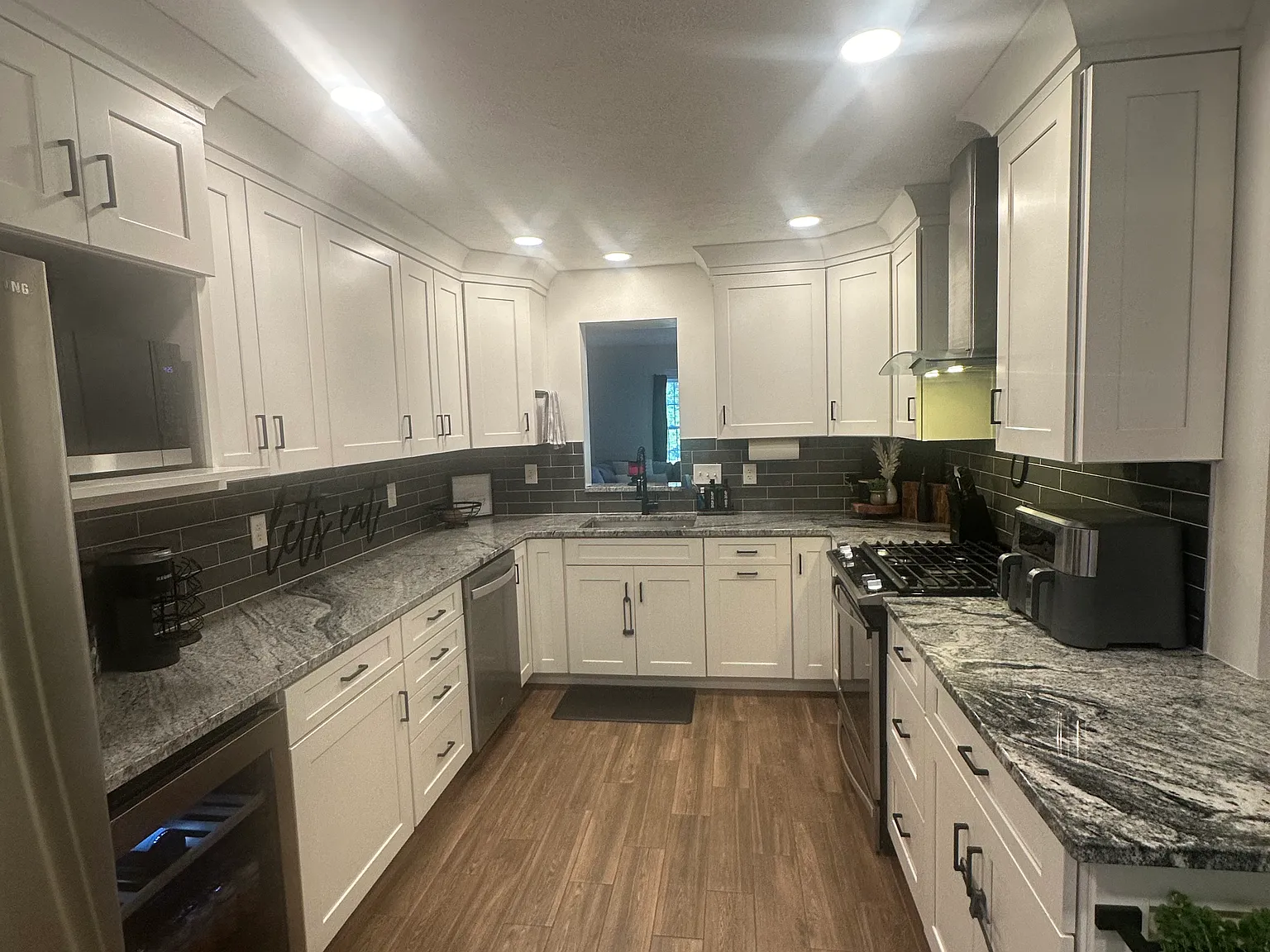 3 bed, 2.5 bath, 1742 sqft, $2,400 — Photo 3