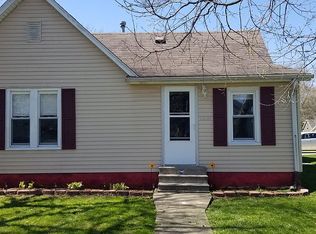 1208 S Main St, Canton, IL 61520