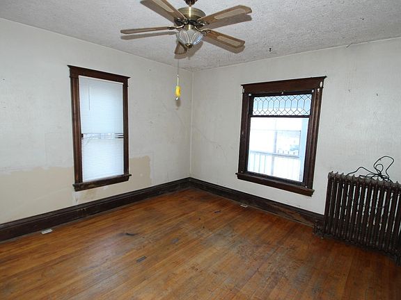 5th image of 3015 29th Ave S