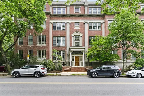 240 Brattle St #1 Photo 1 240 Brattle St #1 Photo 1