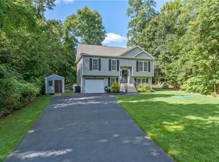 340 Scott Rd, Cumberland, RI 02864