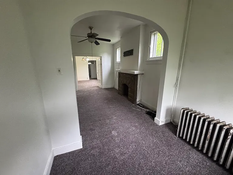 27 Shaw Ave #2 — Photo 3