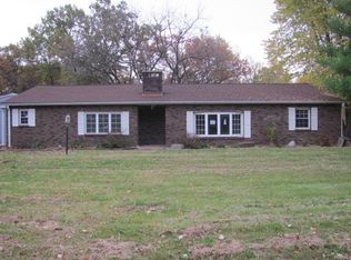 20424 Tall Timber Rd, Staunton, IL 62088