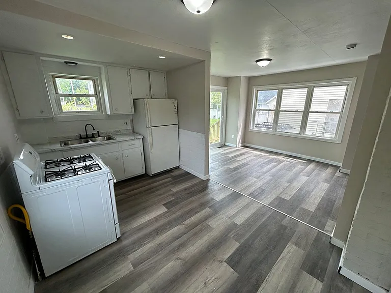109 Kent Ct — Photo 20
