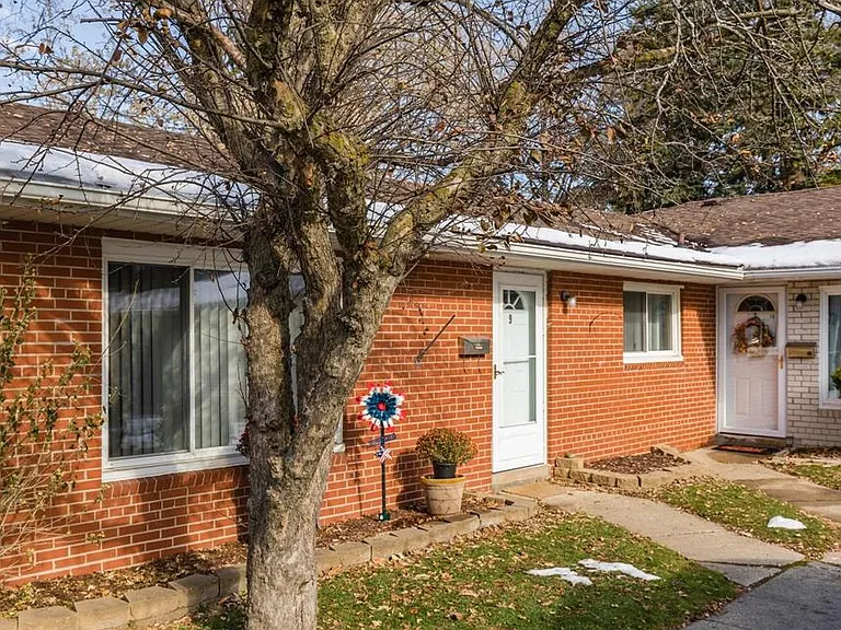 308 N Rochester Rd #9 — Photo 2