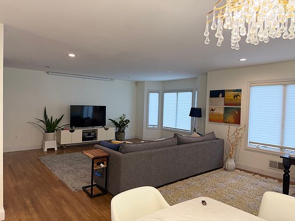 3rd image of 452 Westminster Pl #A