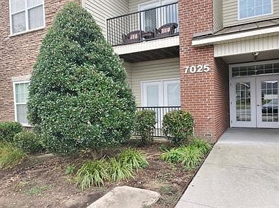 1st image of 7025 Hanesbrook Cir APT 101