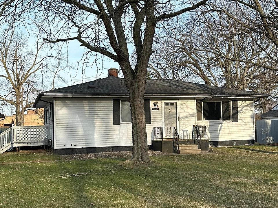 1st image of 46220 Oaklawn St