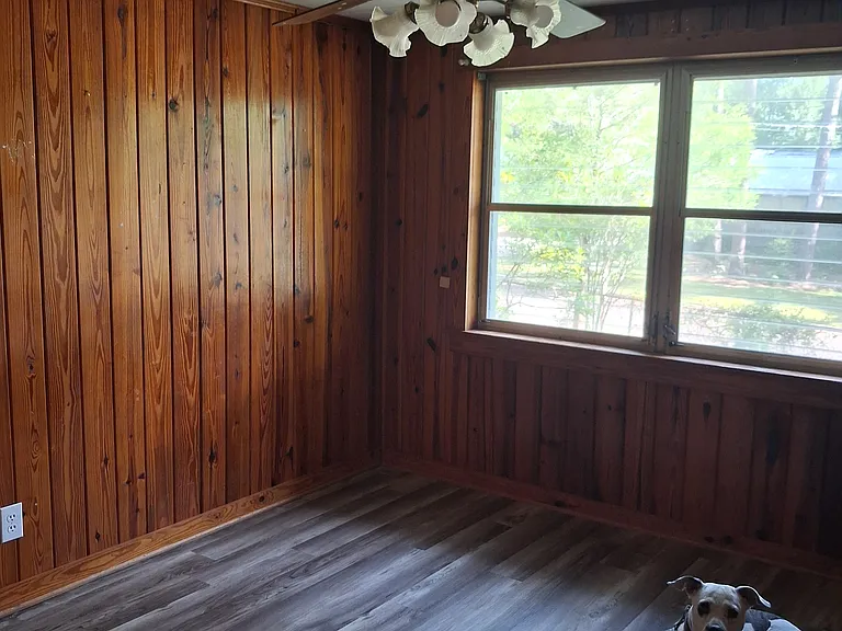 411 Barclay Ave — Photo 8