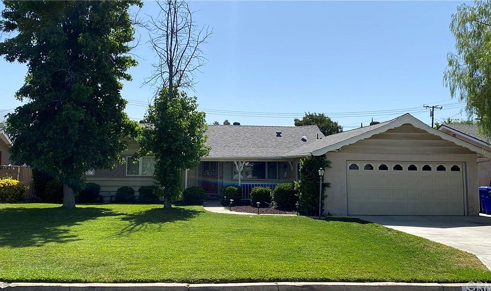 1st image of 13581 Meadow St