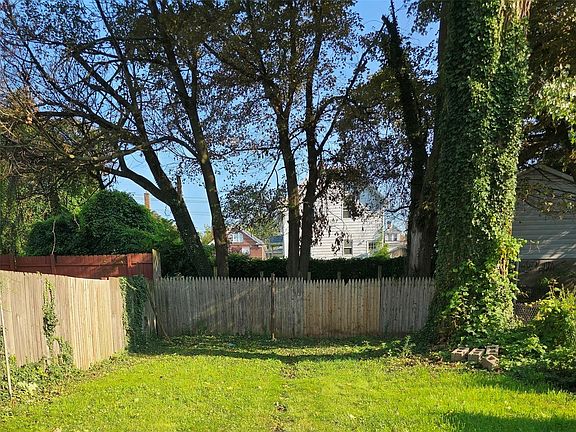5th image of 1115 W 20th St