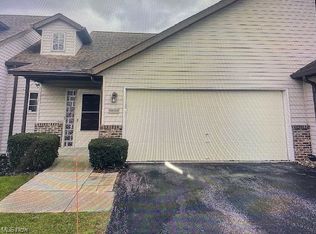 5689 Gateway Ln, Brookpark, OH 44142