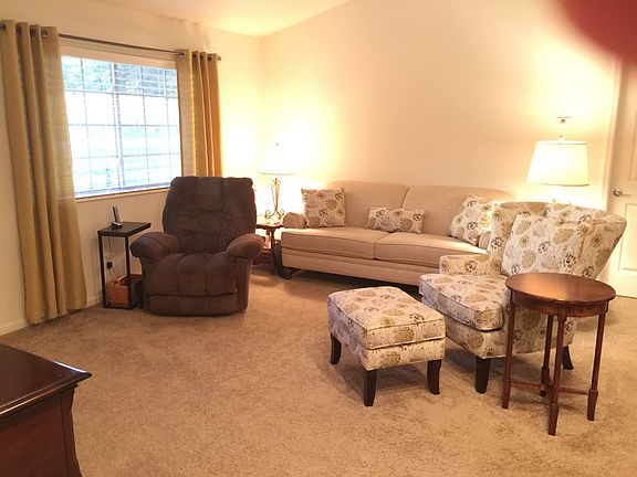 2nd image of 673 Fox Run Cir S