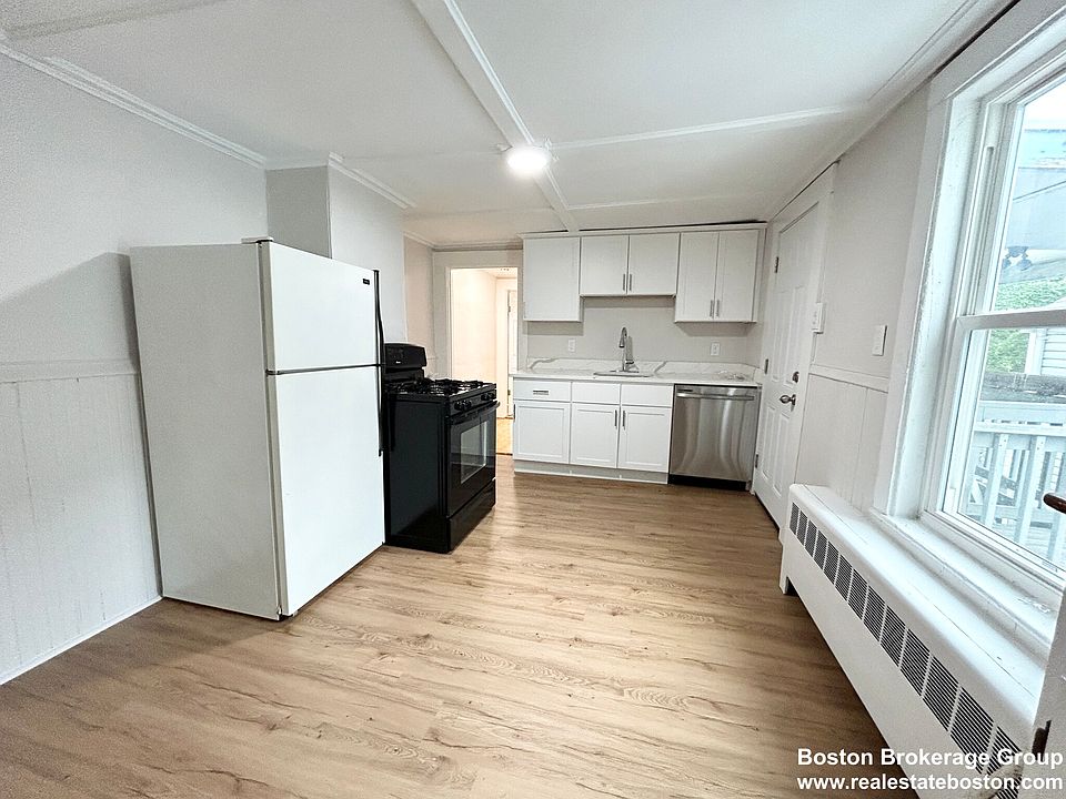 1st image of 13 Saratoga St #2R