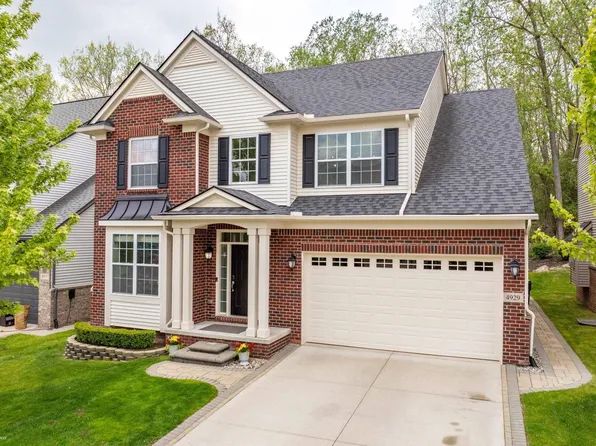 4929 W Stonegate Cir, Orion, MI 48359
