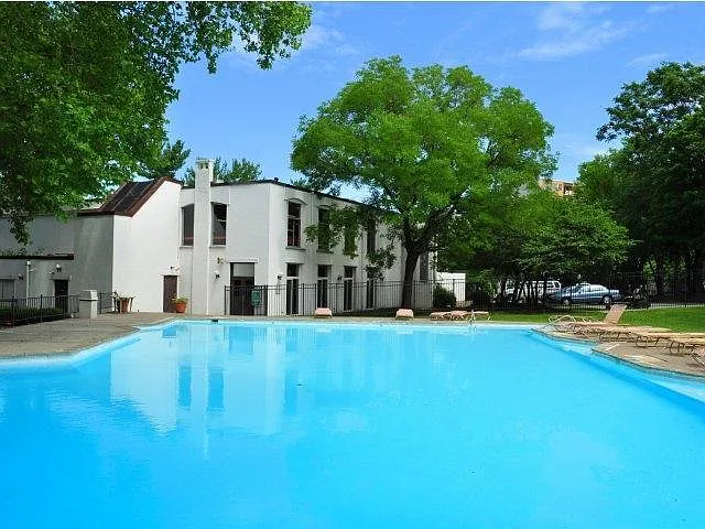 Greenbriar Club — Photo 4