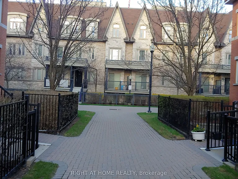 310 John St #162 — Photo 3
