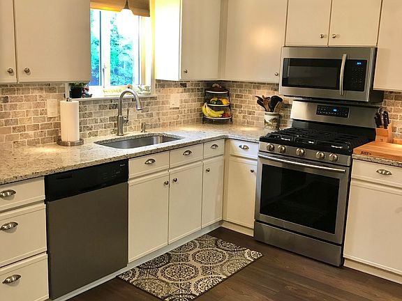 5th image of 69 Northwest Dr APT 52