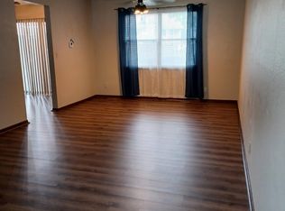 864 Lakeview Dr, Grandview, MO 64030