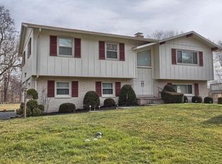 2556 Saddle Dr, Lancaster, PA 17601