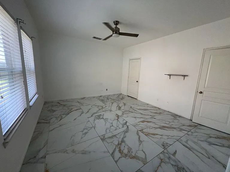 3238 Elisa Springs Ln — Photo 9