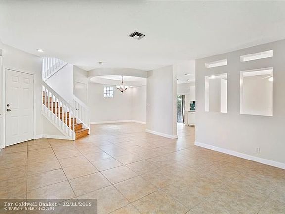 3rd image of 11295 Lakeview Dr