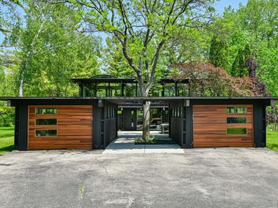 9470 North Sleepy Hollow LANE, Bayside, WI, 53217