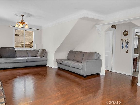 3rd image of 2620 Commodore St